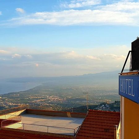 Hotel Panorama Di Sicilia Кастельмола Екстер'єр фото