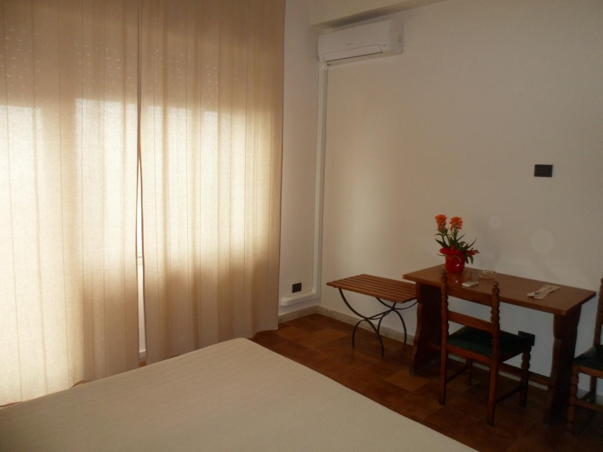 Hotel Panorama Di Sicilia Кастельмола Екстер'єр фото