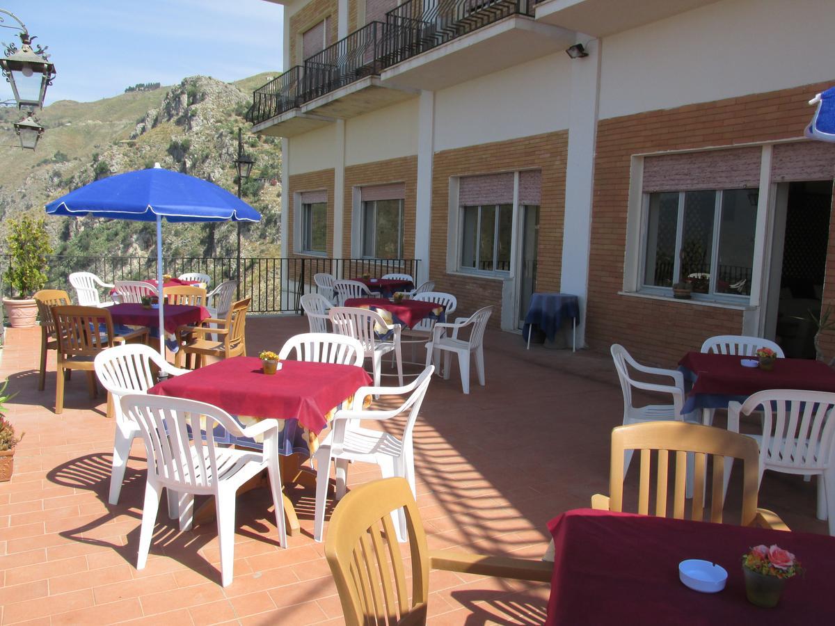 Hotel Panorama Di Sicilia Кастельмола Екстер'єр фото
